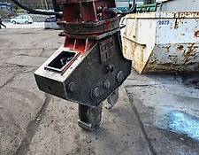 Liebherr material handler R900C