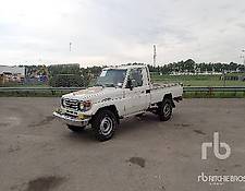 Toyota LAND CRUISER 79 Toyota LAND CRUISER 79